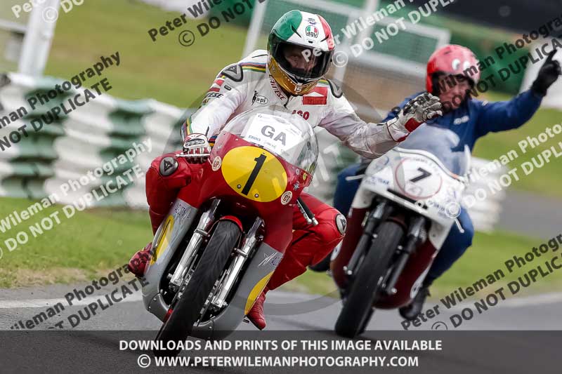 Vintage motorcycle club;eventdigitalimages;mallory park;mallory park trackday photographs;no limits trackdays;peter wileman photography;trackday digital images;trackday photos;vmcc festival 1000 bikes photographs